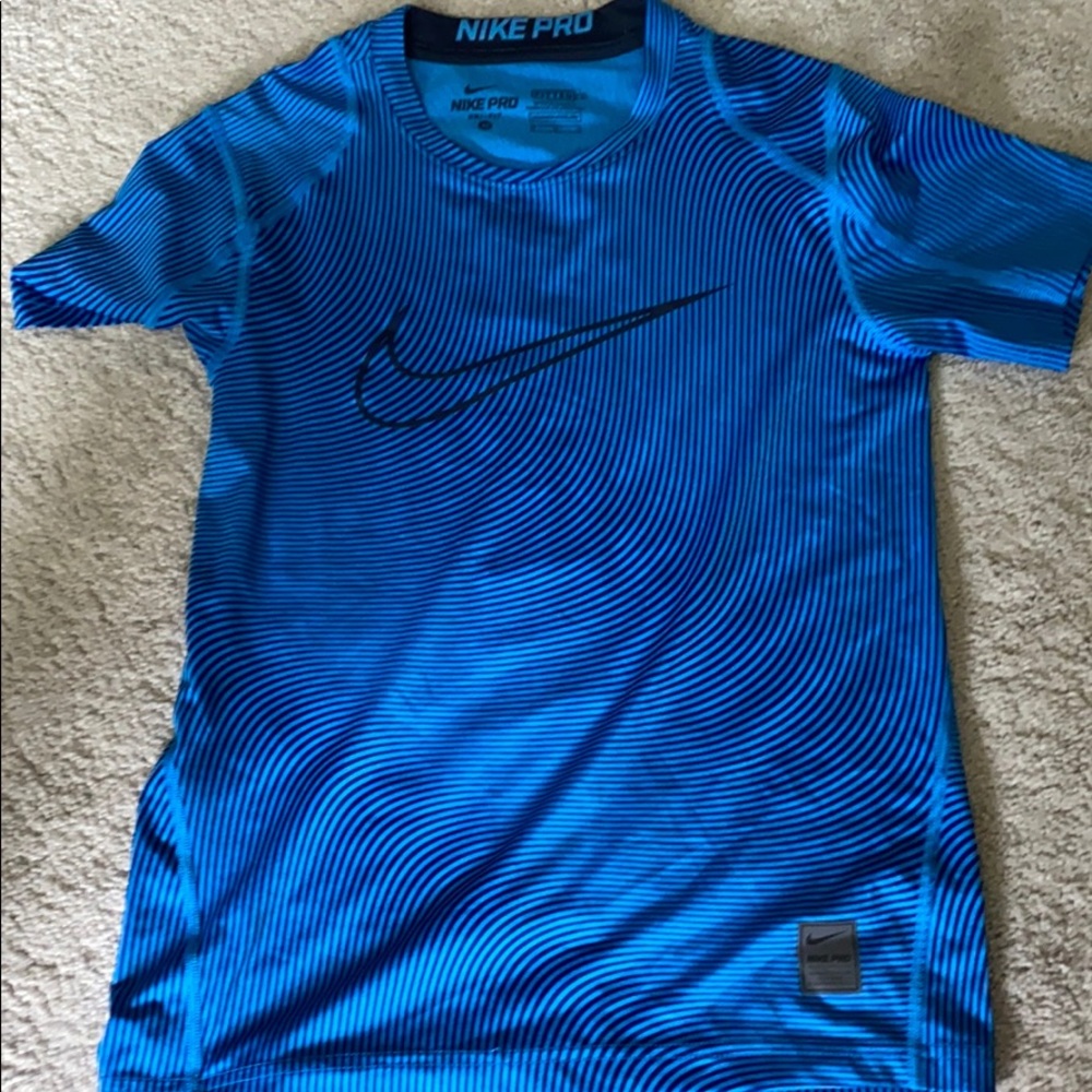 Nike shirt sz Med EUC